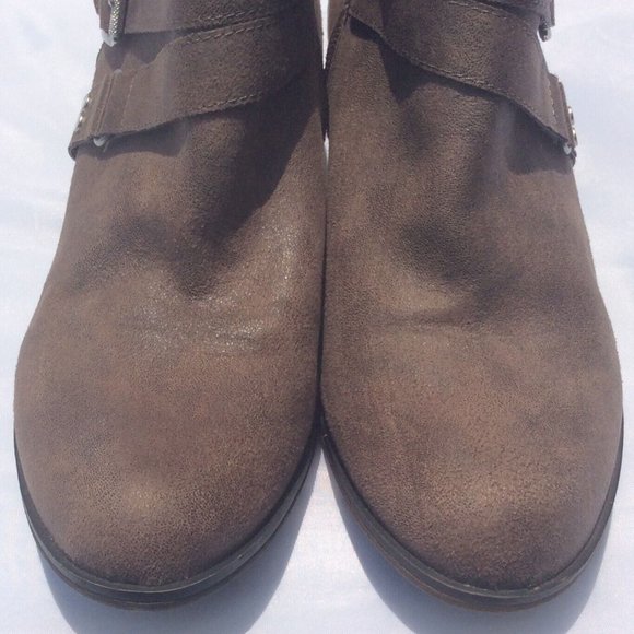 A.N.A Size 9M Alford Taupe Studded Stacked Heel Motorcycle Ankle Boots Pre-Owned - Picture 4 of 6